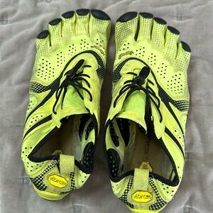 V-Run men’s Vibram shoes